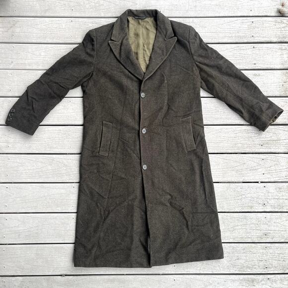 Item 50 Ted Baker, 100% wool coat made in Canada, Size 42 L